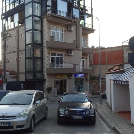 Hotel Italia Tirana Kültér fotó
