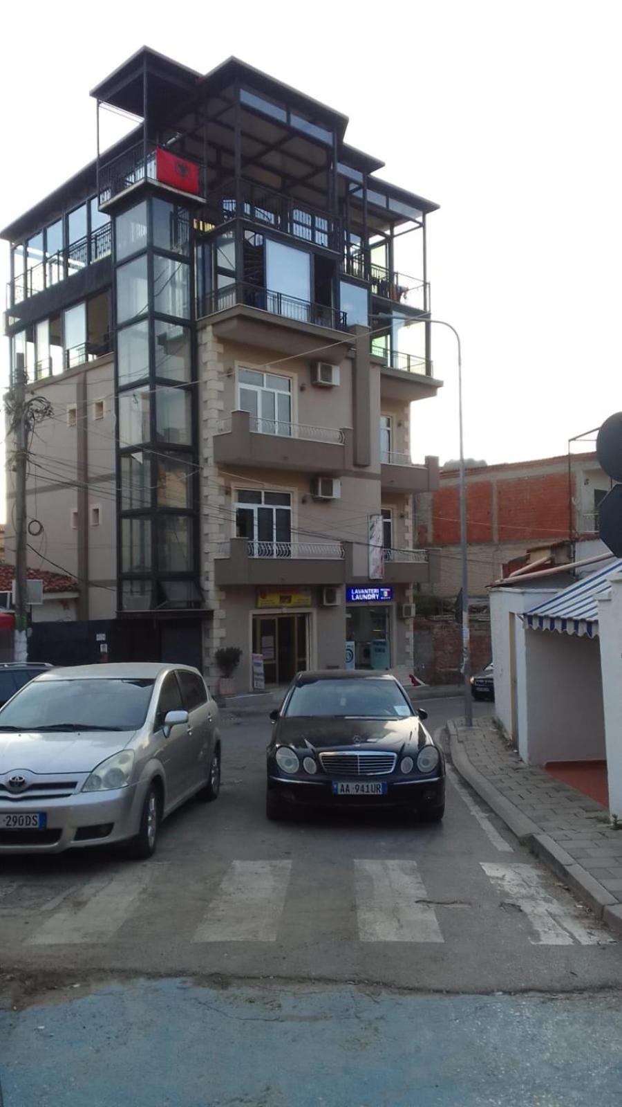 Hotel Italia Tirana Kültér fotó