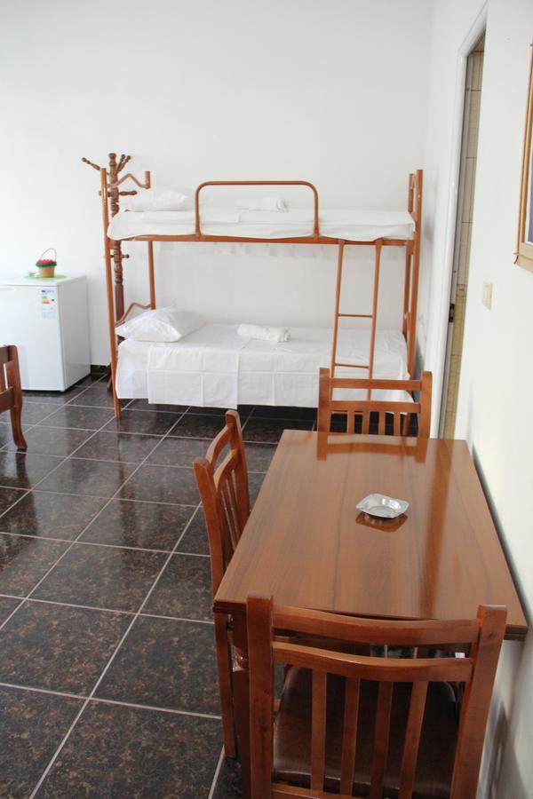 Hotel Italia Tirana Kültér fotó