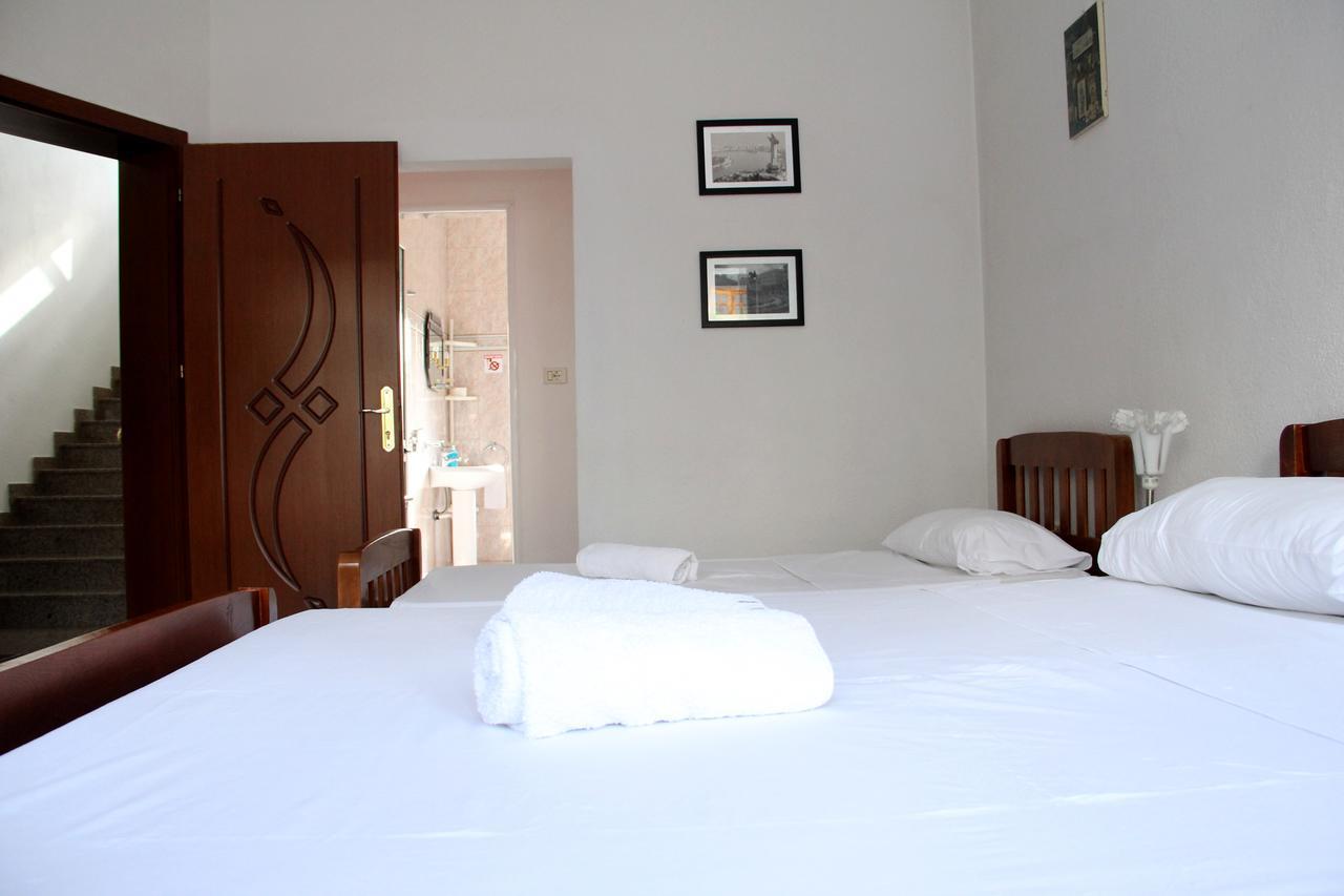 Hotel Italia Tirana Kültér fotó