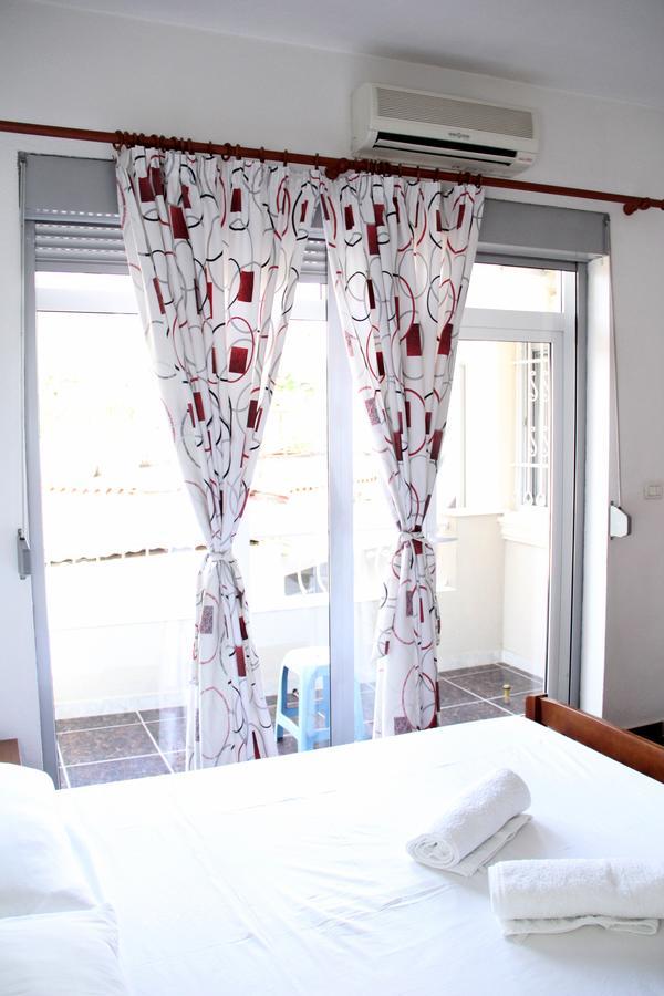 Hotel Italia Tirana Kültér fotó