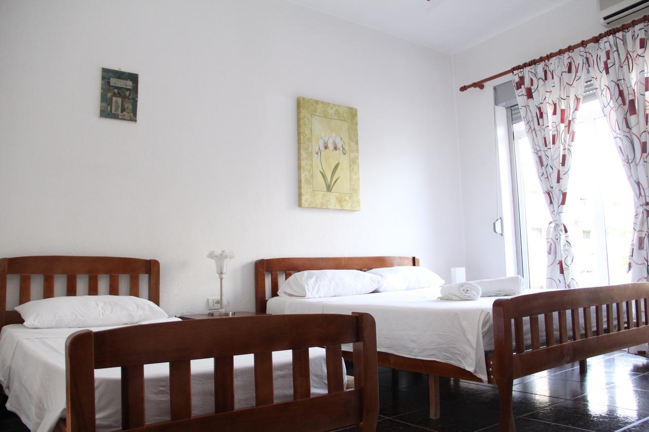 Hotel Italia Tirana Kültér fotó