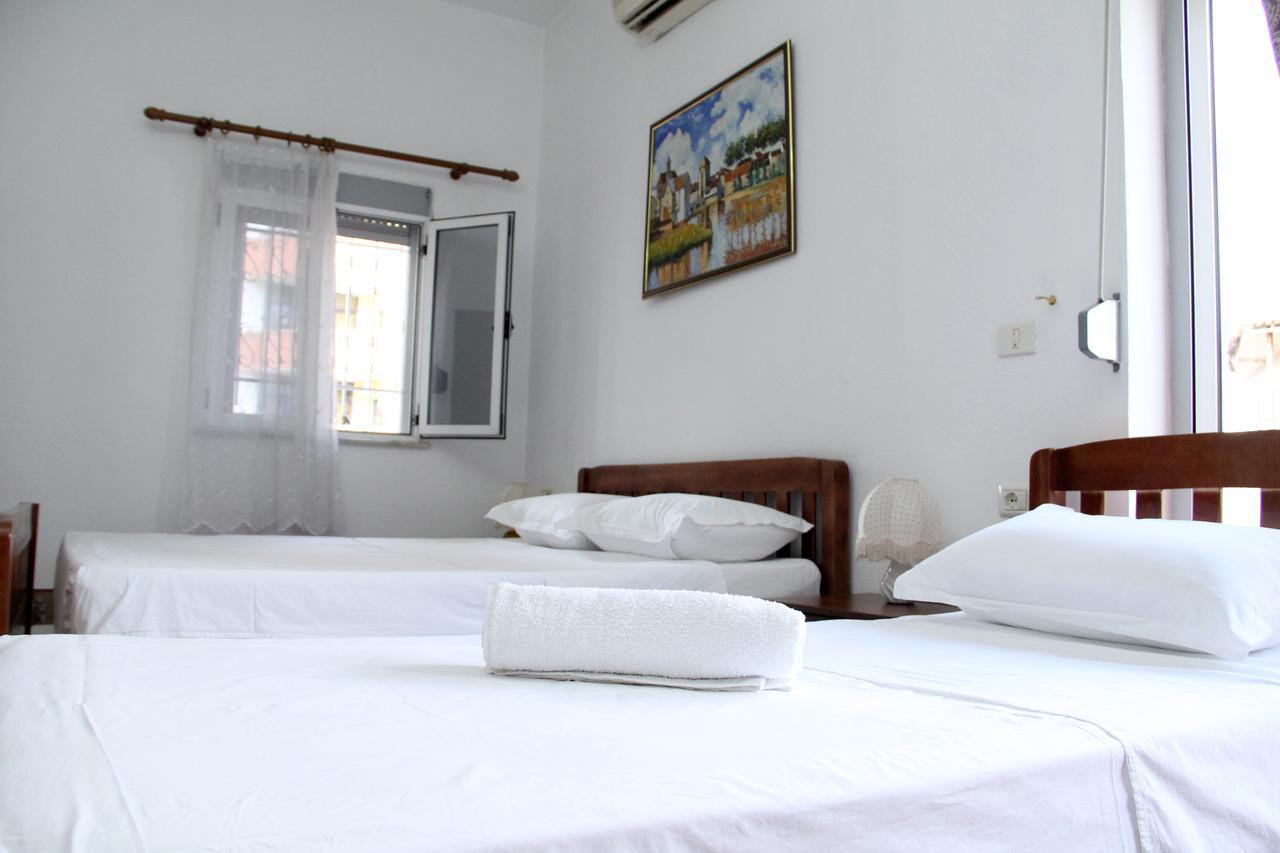 Hotel Italia Tirana Kültér fotó