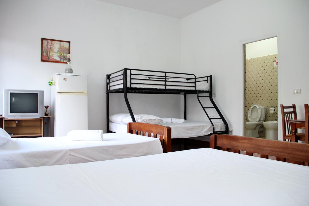 Hotel Italia Tirana Kültér fotó