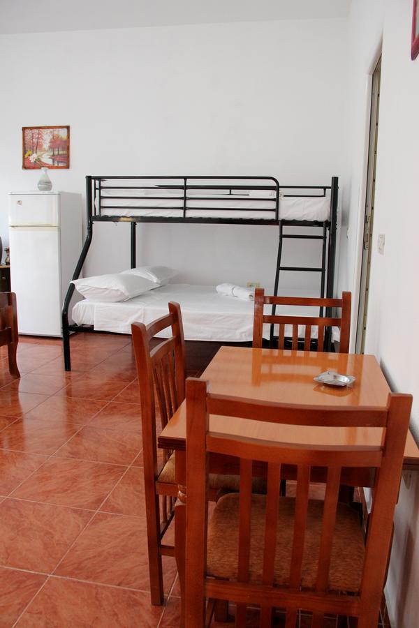 Hotel Italia Tirana Kültér fotó