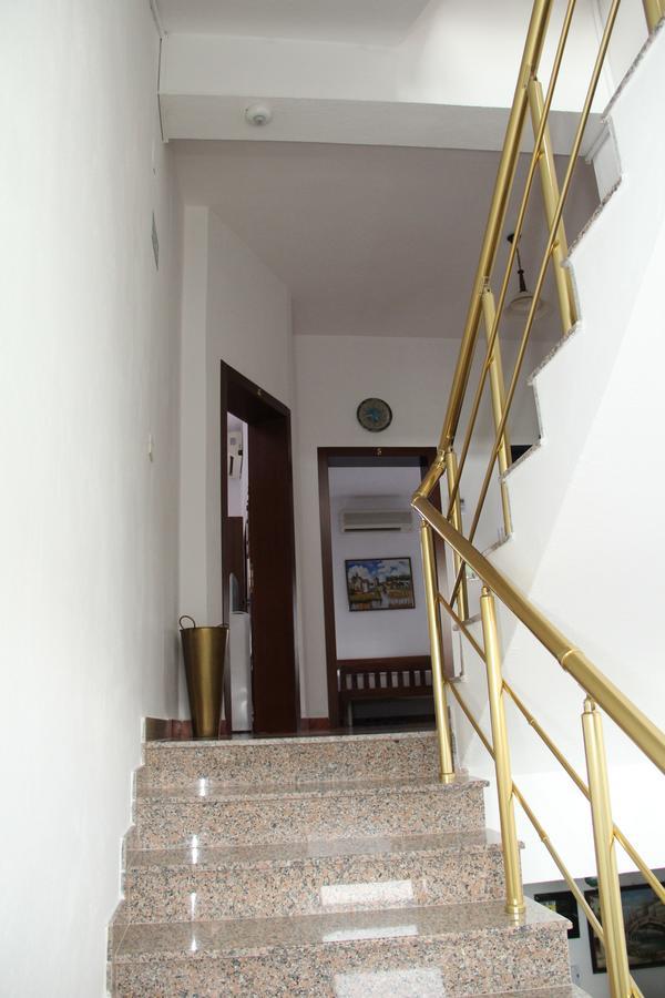 Hotel Italia Tirana Kültér fotó