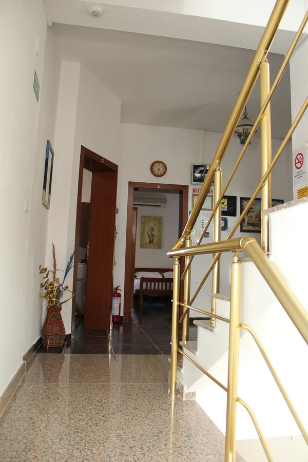 Hotel Italia Tirana Kültér fotó